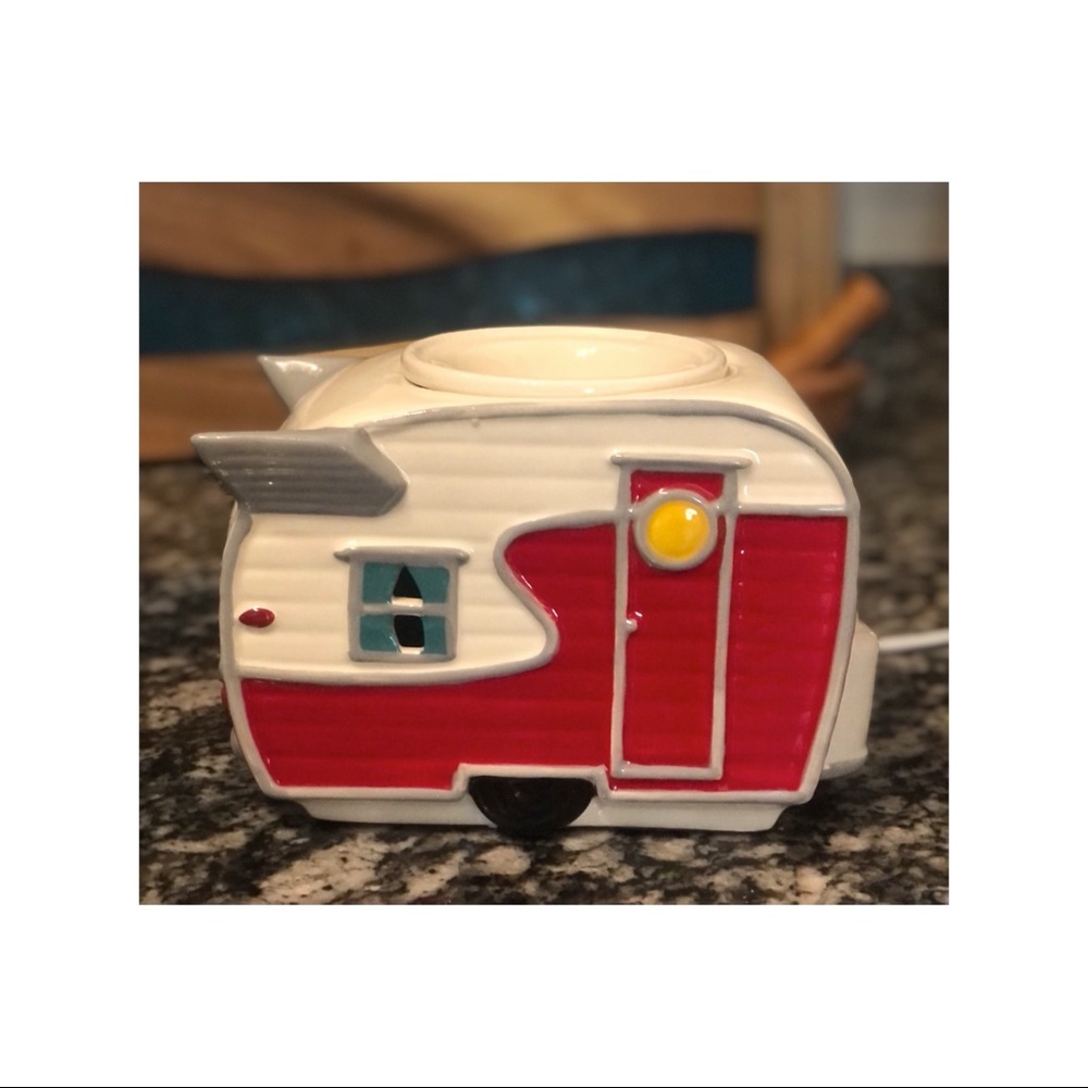 Scentsy retired road less traveled warmer